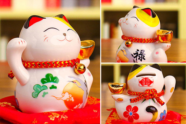 Khuôn mặt mèo tươi tắn với đôi mắt cong thể hiện niềm vui, hạnh phúc và những điều tốt lành trong cuộc sống Khuôn mặt mèo tươi tắn với đôi mắt cong thể hiện niềm vui, hạnh phúc và những điều tốt lành trong cuộc sống