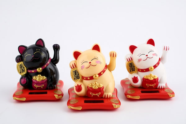 Hình ảnh mèo thần tài nhựa vẫy tay năng lượng mặt trời Hình ảnh mèo thần tài nhựa vẫy tay năng lượng mặt trời