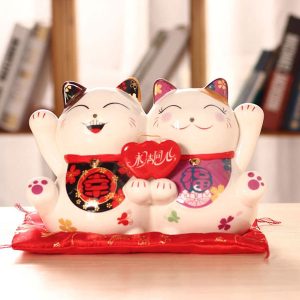 Mèo thần tài làm quà cưới thể hiện sự độc đáo so với các món quà cưới truyền thống