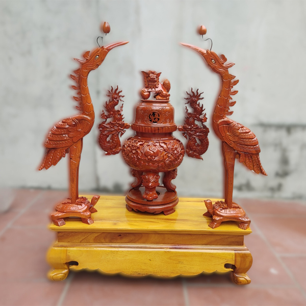 Hình ảnh bộ đồ thờ bằng gỗ hương đỏ mẫu DTBG-020 Hình ảnh bộ đồ thờ bằng gỗ hương đỏ mẫu DTBG-020