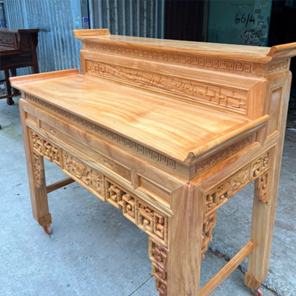 Mặt tầng trên rộng rãi, thích hợp đặt bát hương, đỉnh đồng hoặc bài vị tổ tiên trang trọng Mặt tầng trên rộng rãi, thích hợp đặt bát hương, đỉnh đồng hoặc bài vị tổ tiên trang trọng