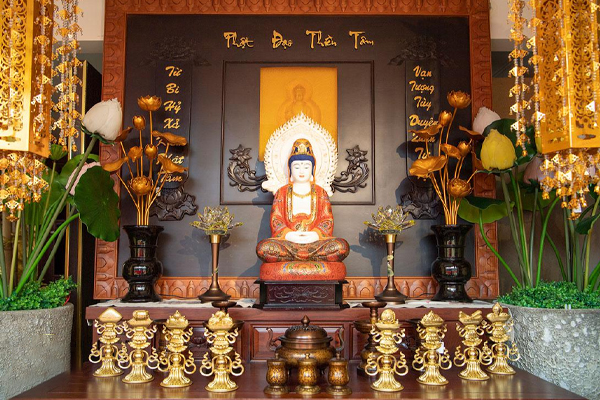 Hình ảnh gian thờ tượng phật Quan Âm Bồ Tát Hình ảnh gian thờ tượng phật Quan Âm Bồ Tát