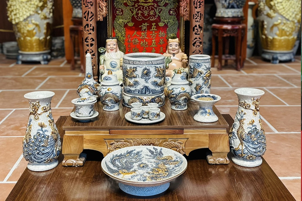 Đồ thờ Bát Trang có ý nghĩa mang lại tài lộc và bình an cho gia chủ Đồ thờ Bát Trang có ý nghĩa mang lại tài lộc và bình an cho gia chủ