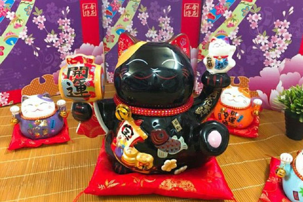 Màu đen giúp xua đuổi năng lượng xấu, bảo vệ người sử dụng khỏi thị phi Màu đen giúp xua đuổi năng lượng xấu, bảo vệ người sử dụng khỏi thị phi