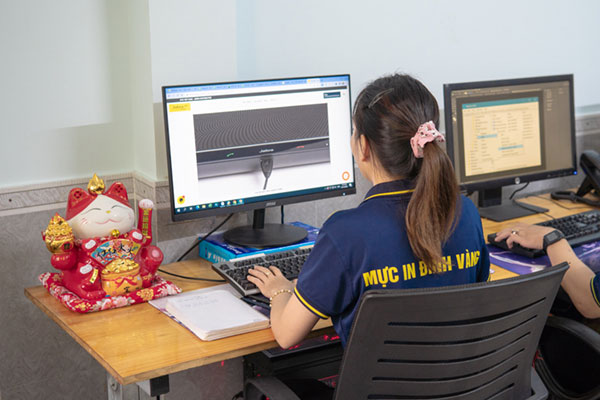 Đặt mèo thần tài ở góc bàn làm việc để thu hút tài lộc và cơ hội nghề nghiệp Đặt mèo thần tài ở góc bàn làm việc để thu hút tài lộc và cơ hội nghề nghiệp