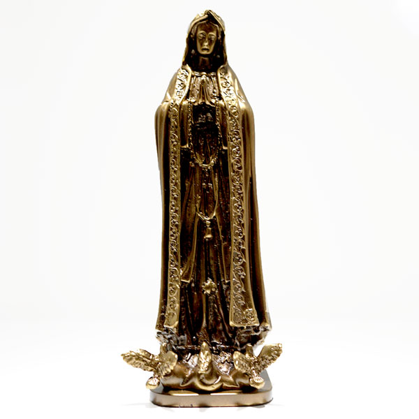 Tượng Đức Mẹ Fatima được chế tác với tông màu giả cổ đặc trưng Tượng Đức Mẹ Fatima được chế tác với tông màu giả cổ đặc trưng