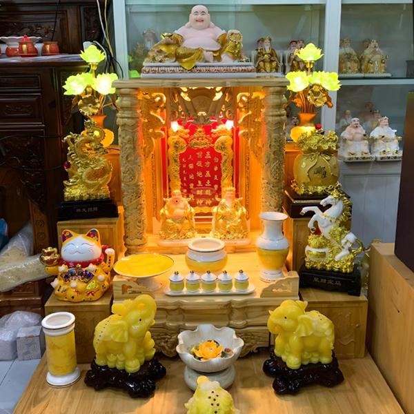 Tượng Phật Di Lặc có thể đặt trên ban thờ Thần Tài Tượng Phật Di Lặc có thể đặt trên ban thờ Thần Tài