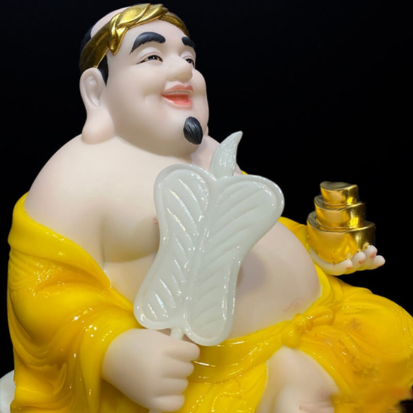 Thổ Địa hiền hòa, vui tươi, tay cầm quạt Thổ Địa hiền hòa, vui tươi, tay cầm quạt