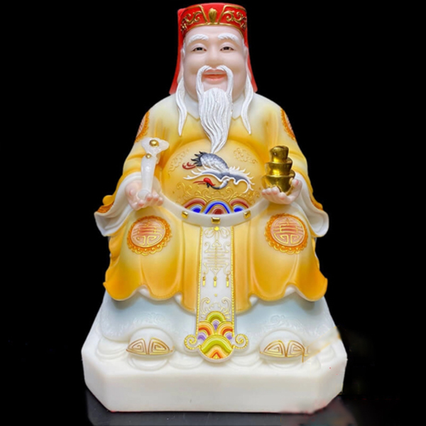 Thần Tài với nụ cười nhẹ, nét mặt phúc hậu, tay cầm thỏi vàng chiêu tài, phát lộc Thần Tài với nụ cười nhẹ, nét mặt phúc hậu, tay cầm thỏi vàng chiêu tài, phát lộc