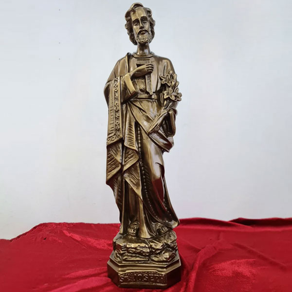 Tượng Thánh Giuse cao 40cm TCG-004 là mẫu tượng được nhiều khách hàng lựa chọn