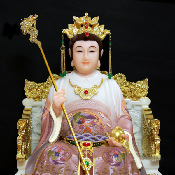 Hình ảnh chi tiết tượng Vương Mẫu cầm quyền trượng Hình ảnh chi tiết tượng Vương Mẫu cầm quyền trượng